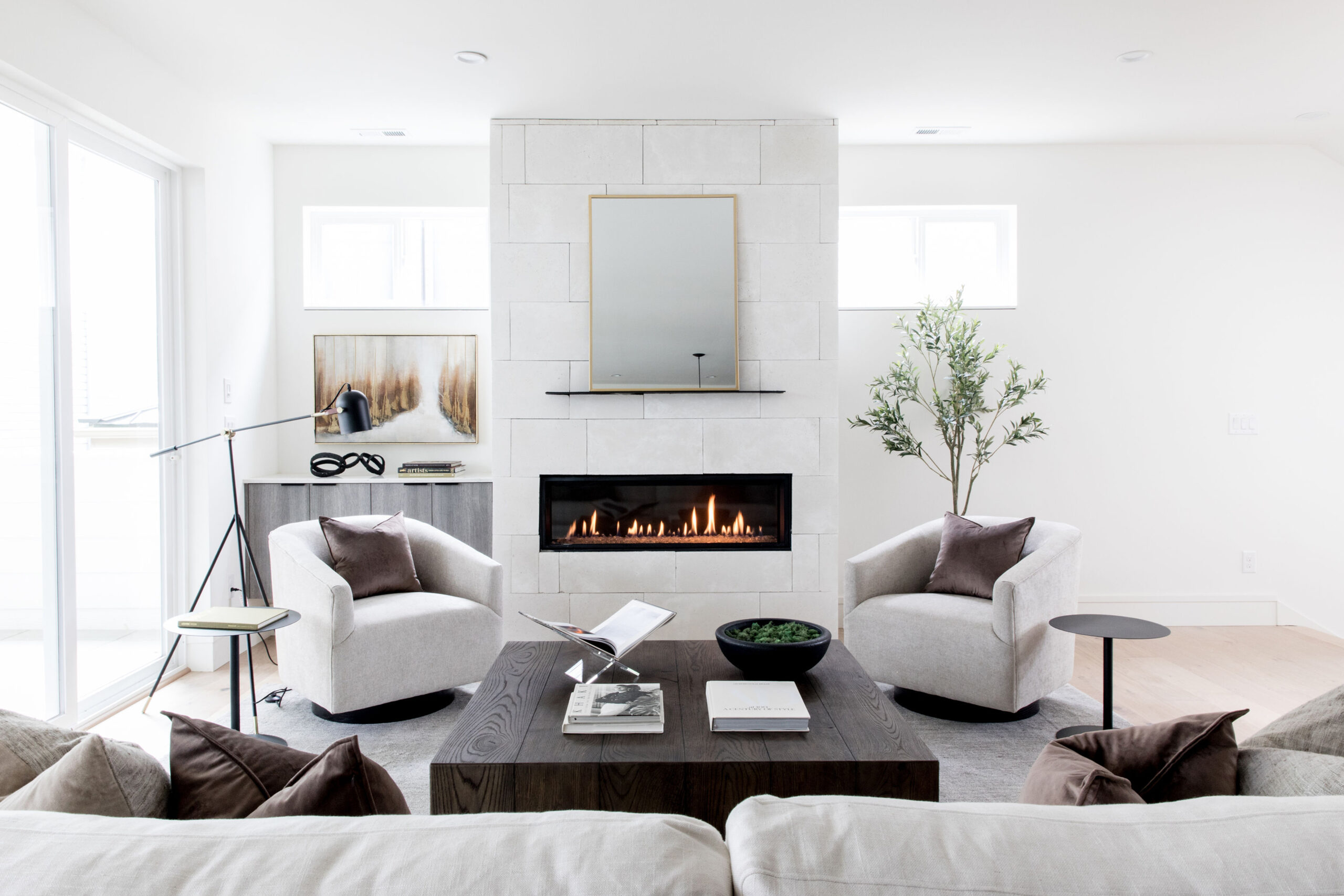Urban Domain is a boutique home staging and interior design firm providing exceptional design services to Seattle’s Eastside, Seattle, Bellevue, Sammamish, Medina, Kirkland, Tacoma. Our signature clean, urban aesthetic and sophisticated style embody the PNW lifestyle and modern living.